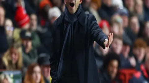 比勒菲尔德德丙豪强半场领跑勒沃库森，德国杯半决赛悬念迭起！